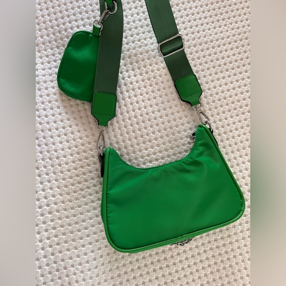 Gorgeous Emerald Green Crossbody Bag - Picture 6 of 7